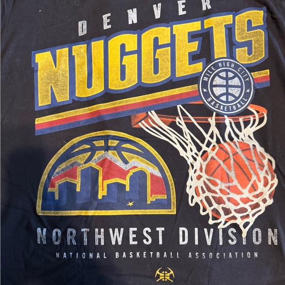 Hollister Denver Nuggets T-Shirt - Picture 2 of 3